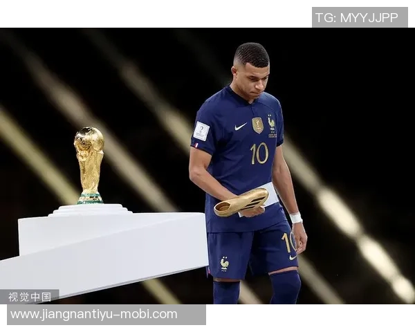 姆巴佩今日独自在健身房训练明日将评估出战西超杯的可能性 姆巴佩今日独自在健身房训练明日将评估出战西超杯的可能性